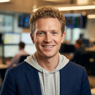 Ryan Brooks, indicado como analista principal de trading en Peral Invervía, en una imagen de perfil